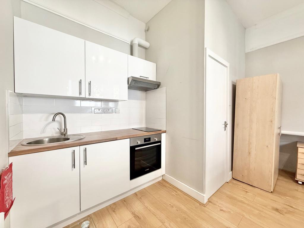 Apartment in London - View 2