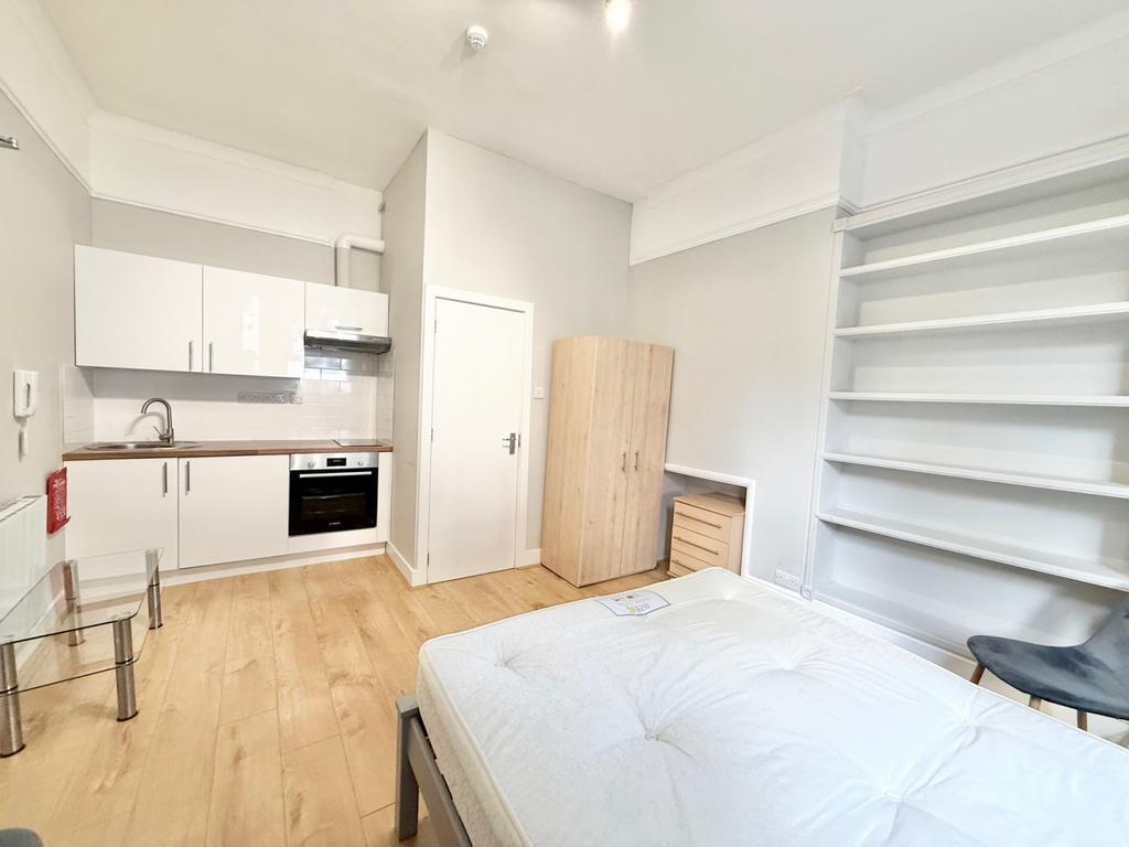 Apartment in London - More