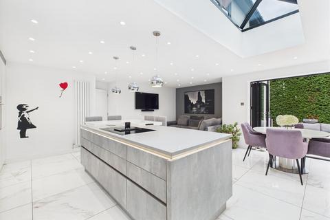 2 Gallows Hill, Kinver, Stourbridge, DY7 6BF