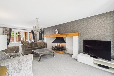 2 Gallows Hill, Kinver, Stourbridge, DY7 6BF