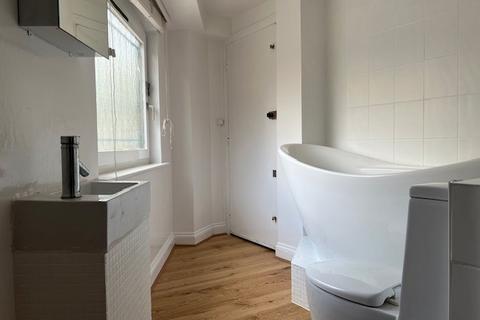 2 bedroom apartment for sale, Moran House, 82 Wapping Lane, London, E1W