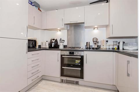 5 Iris Close, Worthing, BN13 3WU