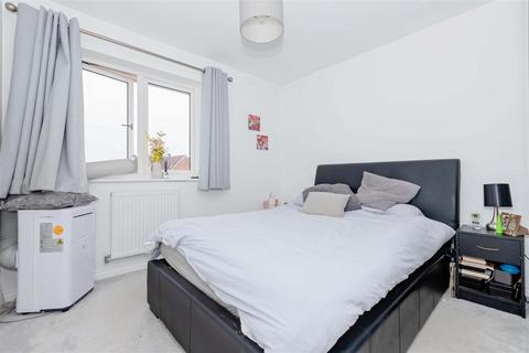 5 Iris Close, Worthing, BN13 3WU