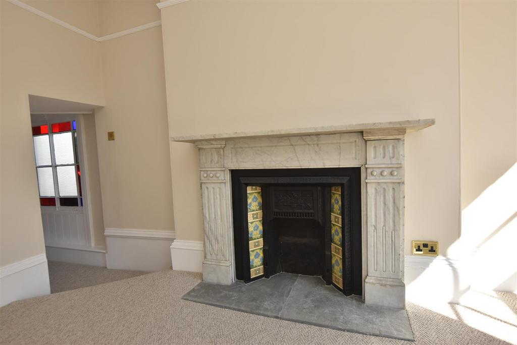 Wren Fireplace