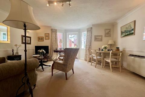 undefined, War Memorial Place, Oxfordshire RG9