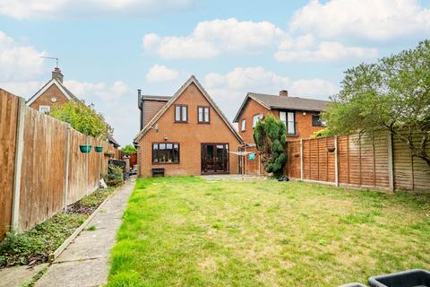 undefined, Five Oaks, Luton LU1