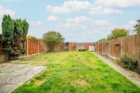 undefined, Five Oaks, Luton LU1