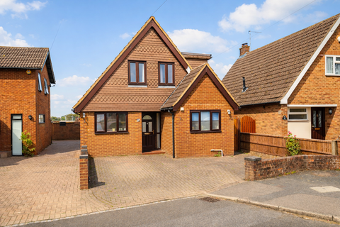undefined, Five Oaks, Luton LU1