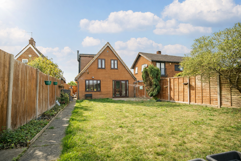 undefined, Five Oaks, Luton LU1