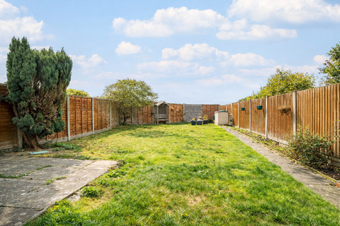 undefined, Five Oaks, Luton LU1