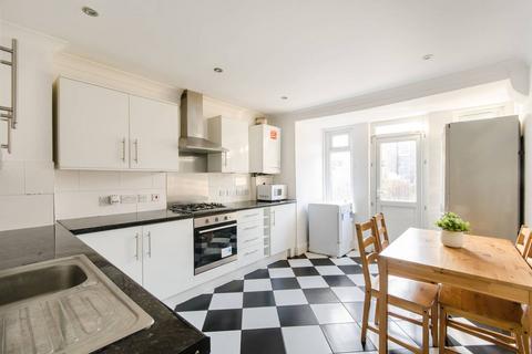 4 bedroom terraced house to rent, Chapter Road, Dollis Hill, London, NW2