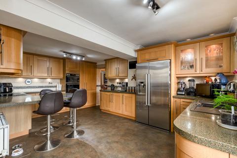 undefined, Unique Family Home with Immaculately Landscaped Gardens and Annexe in Wramplingham