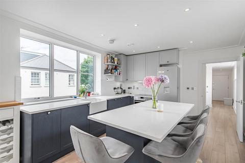 2 bedroom flat for sale, North Worple Way, London, SW14