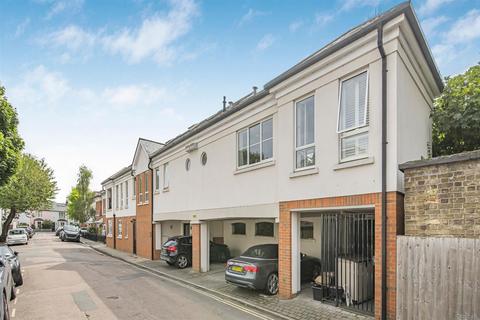 North Worple Way, London, SW14