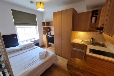 Studio to rent, Cartwright Gardens,  London, WC1H