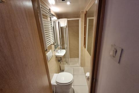 Studio to rent, Cartwright Gardens,  London, WC1H