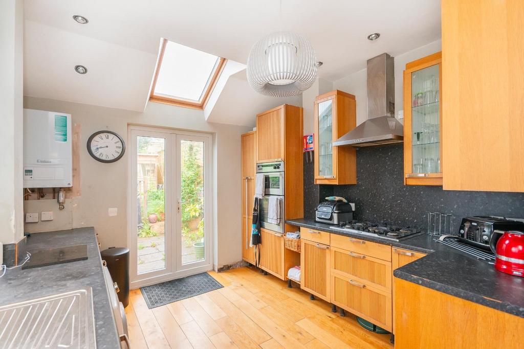 2 W4 RKE - Kitchen B.jpg