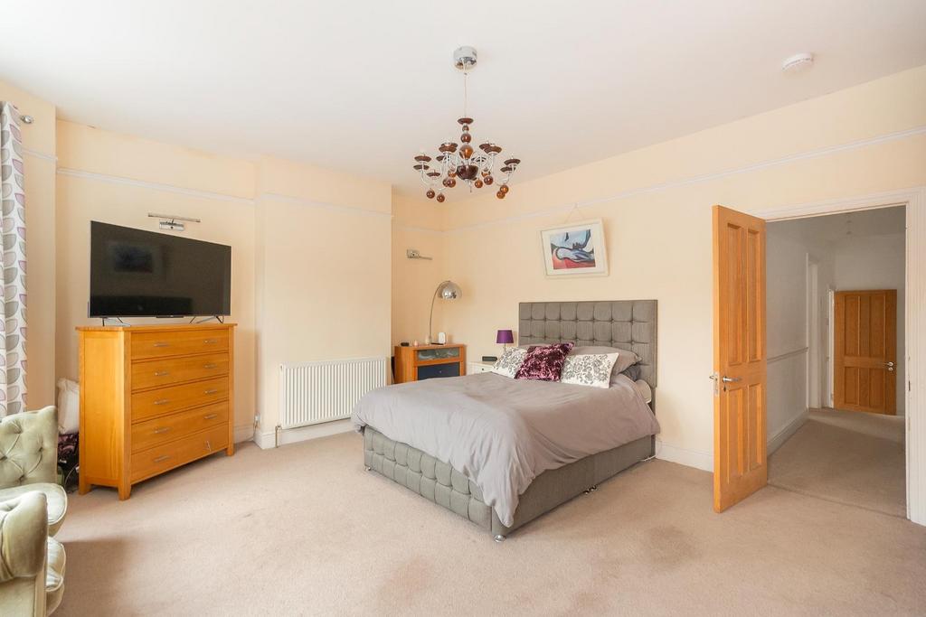 2 W4 RKE - Bedroom H.jpg