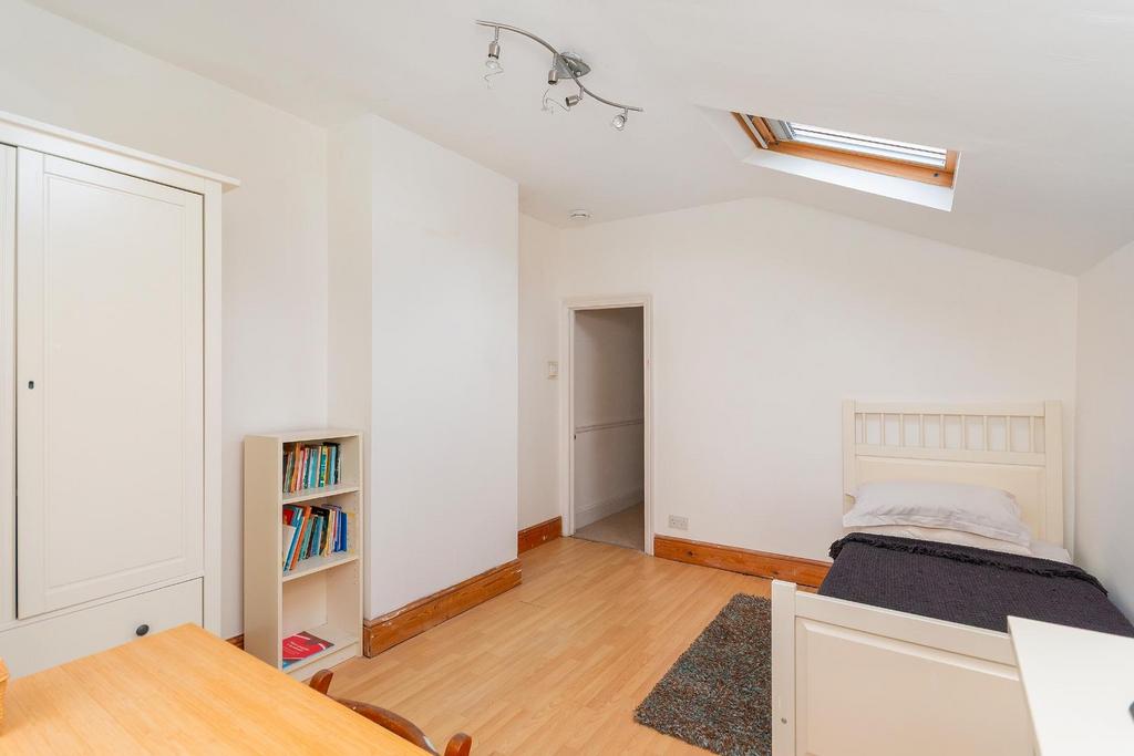 2 W4 RKE - Bedroom A.jpg