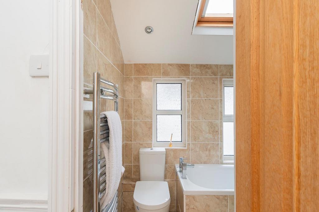 2 W4 RKE - Bathroom C.jpg