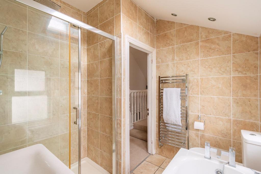 2 W4 RKE - Bathroom A.jpg
