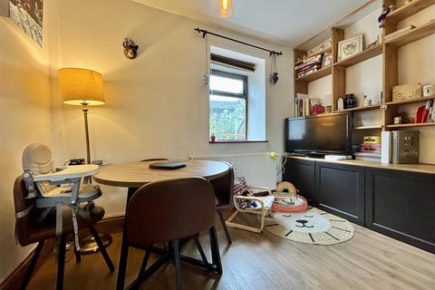 2 bedroom cottage for sale, Back Fold, Bradford BD14