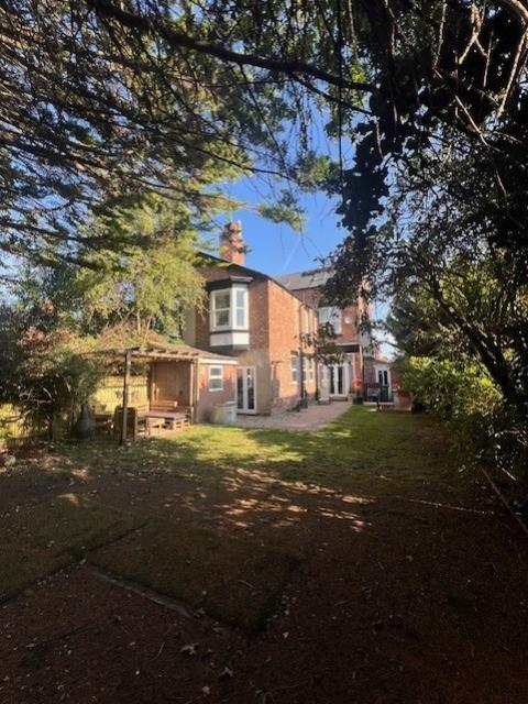 77 Hutton garden 3
