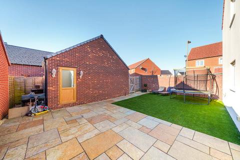 4 bedroom detached house for sale, Banbury,  Oxfordshire,  OX15