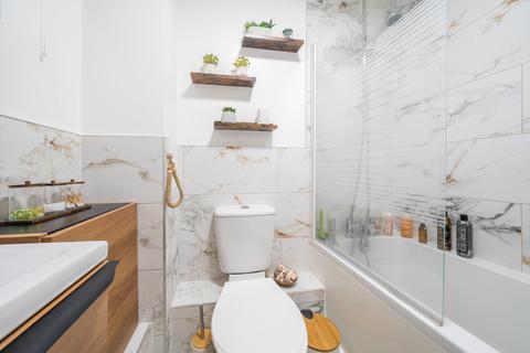 1 bedroom apartment for sale, Sherwood Gardens, London