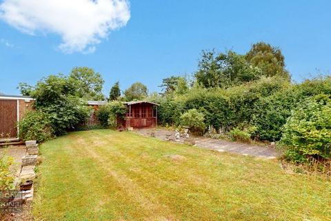 12 Eastfields, Pinner, HA5 2SR