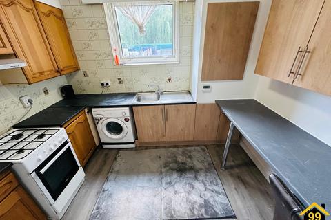 4 bedroom flat for sale, Tomlins Orchard, Barking, London Borough of and Dagenham., IG11