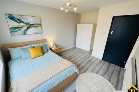 4 bedroom flat for sale, Tomlins Orchard, Barking, London Borough of and Dagenham., IG11