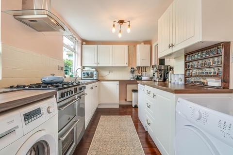 undefined, North Crescent, Southend-on-Sea SS2