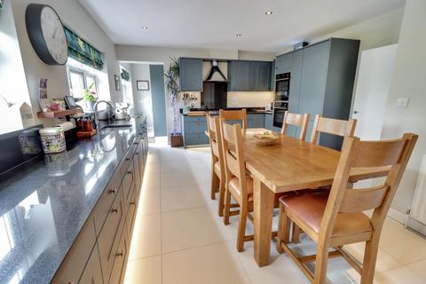 4 bedroom detached house for sale, Church Road, Earley