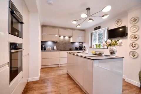 27 Cowslip Road, Broadstone, BH18 9QZ