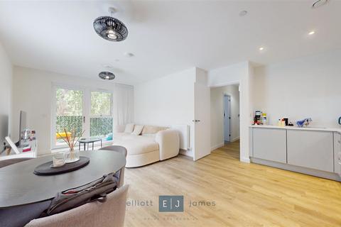 2 bedroom apartment to rent, Epping Gate, Loughton IG10