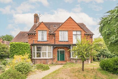 undefined, Manor Drive, Surbiton KT5