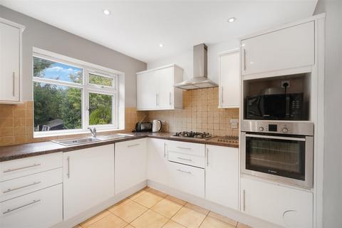 undefined, Tudor Close, Kingsbury