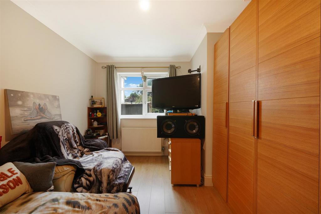 17 Tudor Close - uvvyyq6 Ve POz N2 PJKC1a.jpg