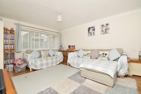 undefined, Willowhayne Drive, Walton-on-Thames, KT12