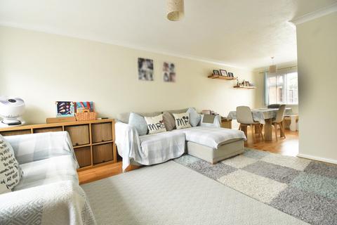3 bedroom terraced house for sale, Willowhayne Drive, Walton-on-Thames, KT12