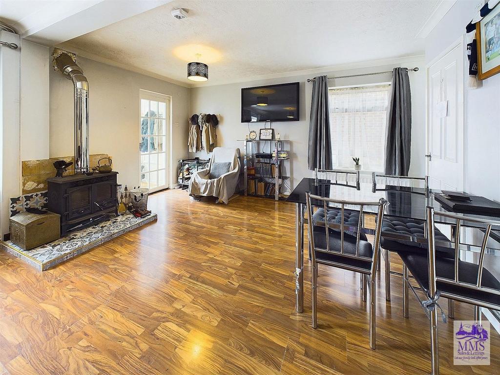 CAM02633 G0-PR0114-STILL003.jpg