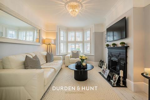 2 bedroom semi-detached house for sale, Clydesdale Road, Hornchurch, RM11