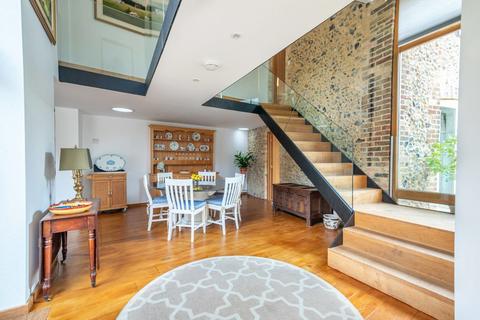 undefined, Hall Street, Ely CB7