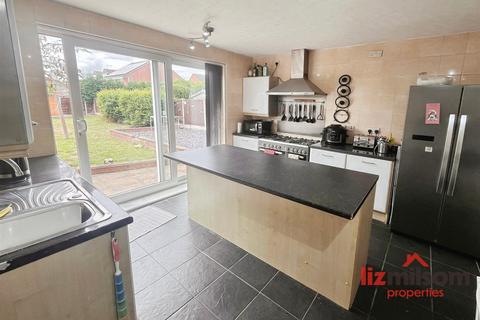 3 bedroom semi-detached house for sale, Darklands Road, Swadlincote DE11