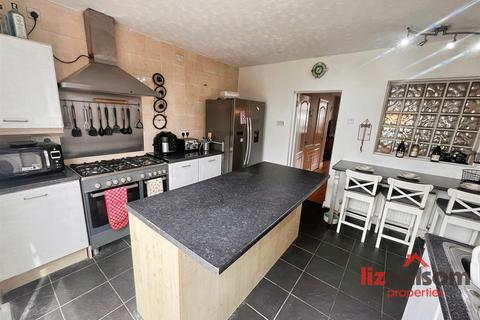 3 bedroom semi-detached house for sale, Darklands Road, Swadlincote DE11