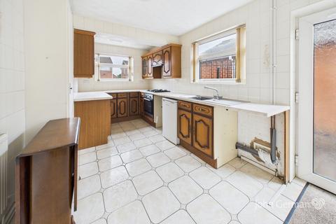 2 bedroom detached bungalow for sale, Kensington Avenue, Loughborough