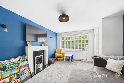 3 bedroom semi-detached house for sale, Sharnbrook Grove, Stafford