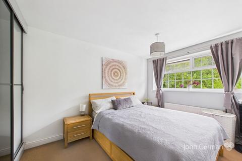 3 bedroom semi-detached house for sale, Sharnbrook Grove, Stafford