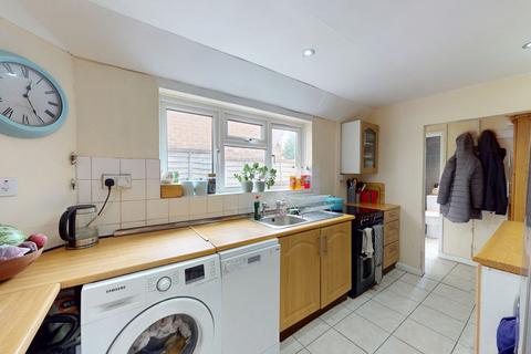 58 Alstone Croft, Cheltenham, GL51 8HA